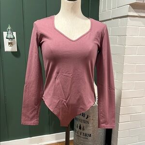 Women's V-Neck Long Sleeve bodysuit - Mauve/pink
